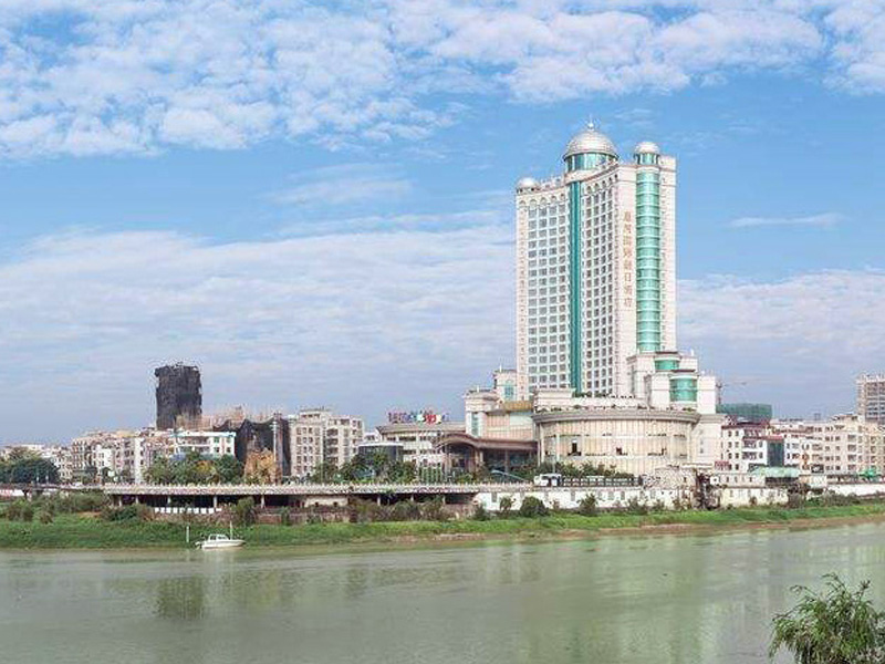 星河國際假日酒店中央空調(diào)、熱水項(xiàng)目圖片4