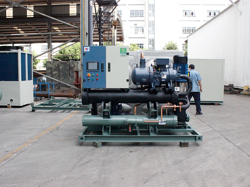 一體式冷水機(jī)組的方便，在于接水通電就能用