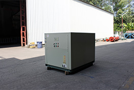 恒星把工業(yè)冷水機(jī)做成箱式，比普通機(jī)組節(jié)約20%的空間